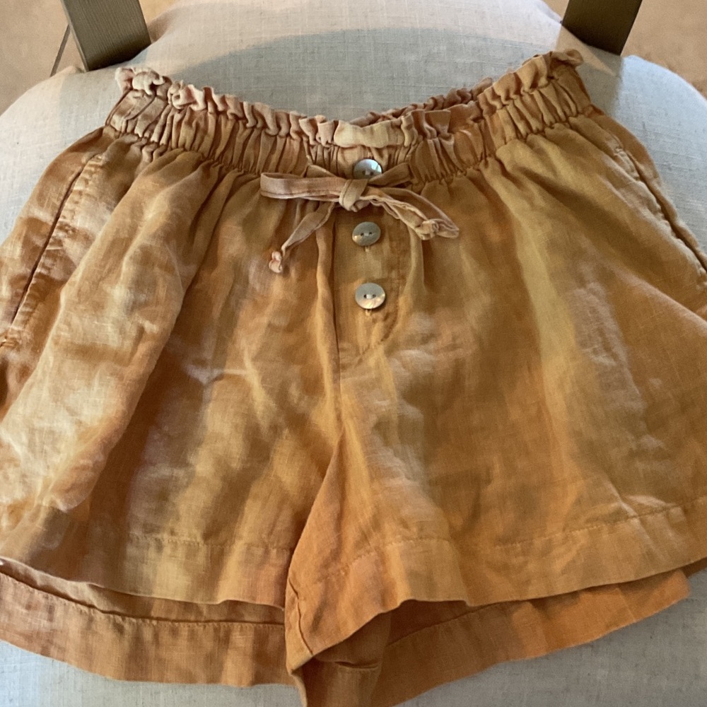 Bella Dahl High Waist Tan Shorts